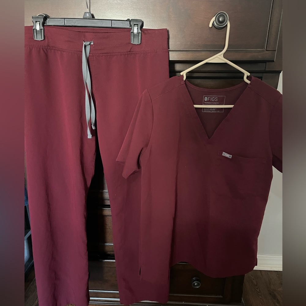 Burgundy Figs scrubs set